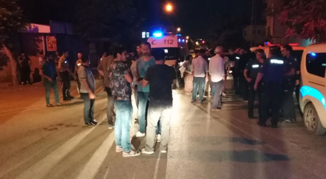 İki komşu arasında bıçaklı kavga: 3 yaralı İki komşu arasında bıçaklı kavga: 3 yaralı
