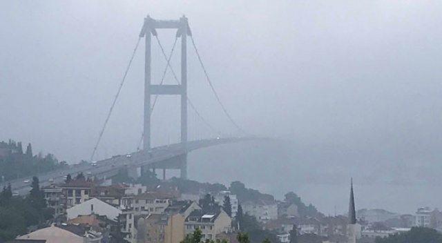 İstanbul&#039;da sis etkili oluyor