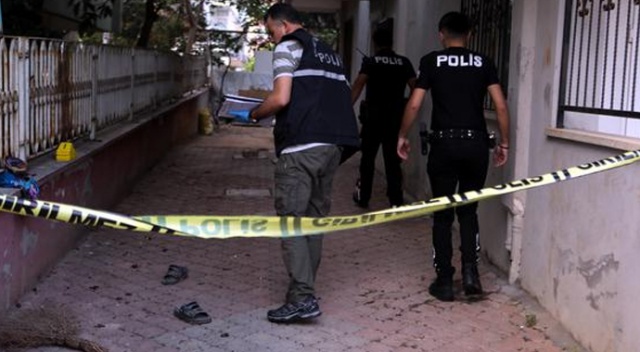 Kendisine güldüğü gerekçesiyle komşularına kurşun yağdırdı