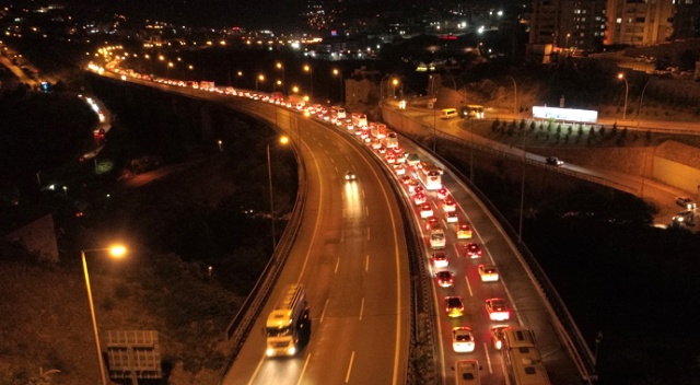 Kocaeli'de bayram trafiği durma noktasına geldi
