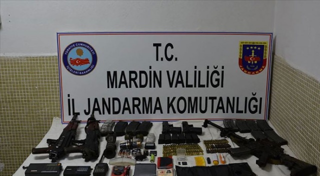 Mardin'de teröristlere ait çok sayıda mühimmat ele geçirildi Mardin'de teröristlere ait çok sayıda mühimmat ele geçirildi