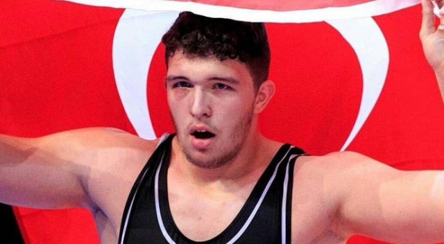 Milli güreşçi Hamza Bakır Avrupa Şampiyonu!
