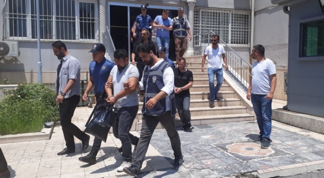 Olmayan konteyneri 12 ilde 45 kişiye satan 11 kişilik suç şebekesinden 6'sı tutuklandı Olmayan konteyneri 12 ilde 45 kişiye satan 11 kişilik suç şebekesinden 6'sı tutuklandı