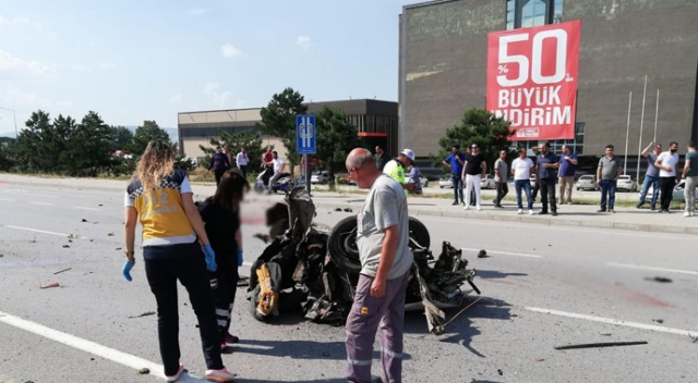 Ortadan ikiye ayrılan otomobilde ölen 2 kişinin kimlikleri belli oldu