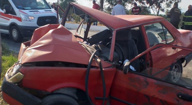 Otomobil trafik levhasına çarptı; 1 ölü 5 yaralı