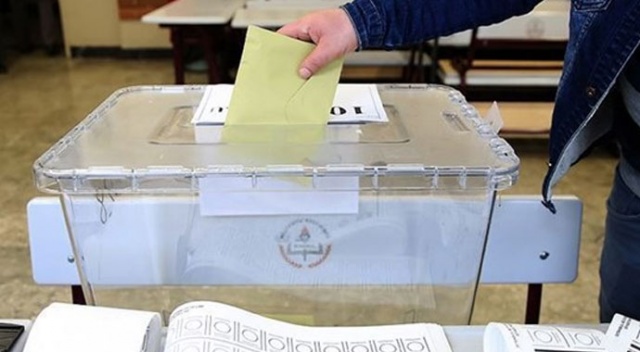 Seçimde AK Partili görevliye provokatif müdahale Seçimde AK Partili görevliye provokatif müdahale