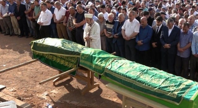Selde hayatını kaybede karı koca toprağa verildi Selde hayatını kaybede karı koca toprağa verildi