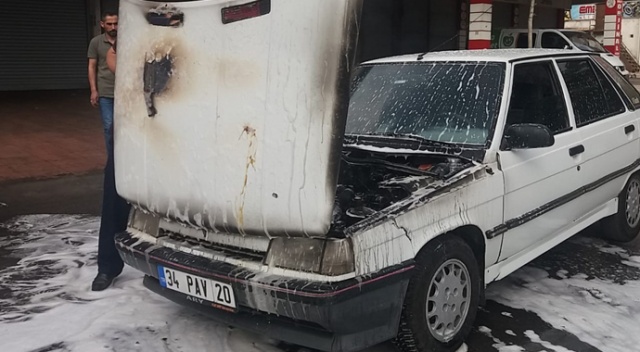 Seyir halindeki otomobil yandı