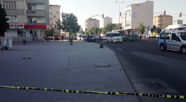 Şüpheli çanta polisi harekete geçirdi Şüpheli çanta polisi harekete geçirdi