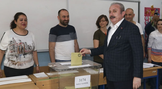 TBMM Başkanı Şentop oyunu Üsküdar’da kullandı TBMM Başkanı Şentop oyunu Üsküdar’da kullandı