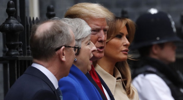Trump ile Theresa May bir araya geldi