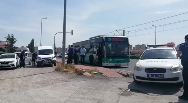 Yolcu otobüsünü durdurup dehşet saçtı Yolcu otobüsünü durdurup dehşet saçtı