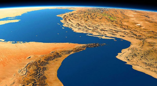 Yolcu uçakları Hürmüz Boğazı üzerinde uçmayacak