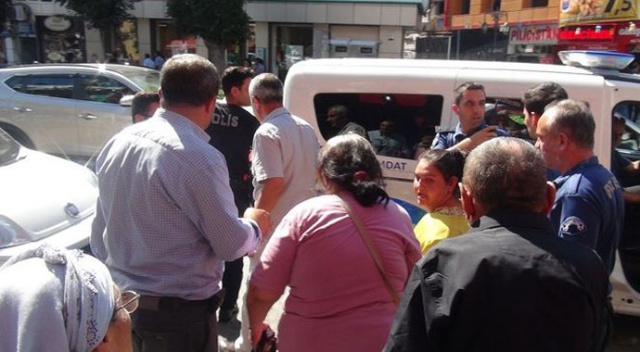 'Çocuğumu bana verin' dedi, saldırdı 'Çocuğumu bana verin' dedi, saldırdı