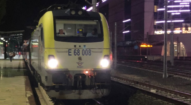 ‘Efsane Ekspres’ 8 yıl sonra İstanbul’a hareket etti ‘Efsane Ekspres’ 8 yıl sonra İstanbul’a hareket etti