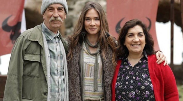 'Geçmiş Olsun' filmine İzmir'de özel gala 'Geçmiş Olsun' filmine İzmir'de özel gala