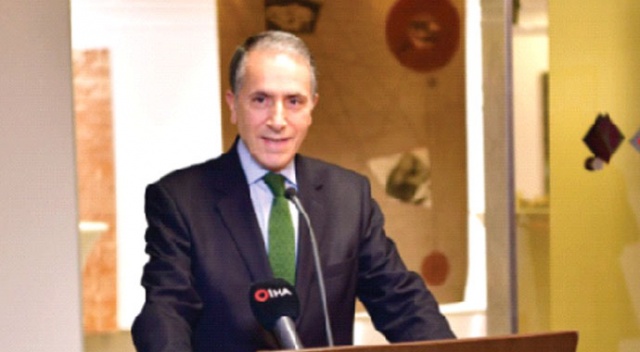 &#039;Yıkıcı dönüşüme üniversiteler iyi  cevap vermeli!&#039;