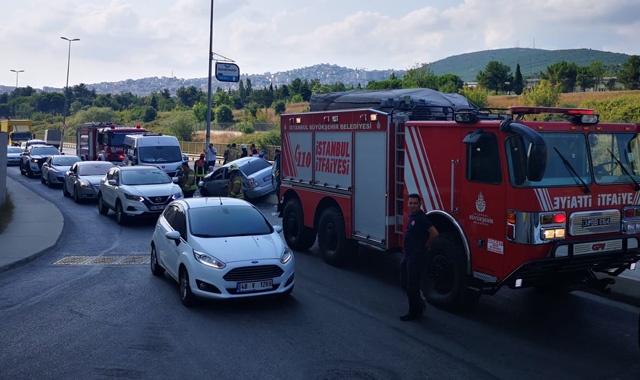 4 aracın karıştığı kazada 3 kişi yaralandı 4 aracın karıştığı kazada 3 kişi yaralandı