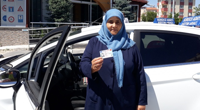 64 yaşında ehliyet sahibi oldu 64 yaşında ehliyet sahibi oldu