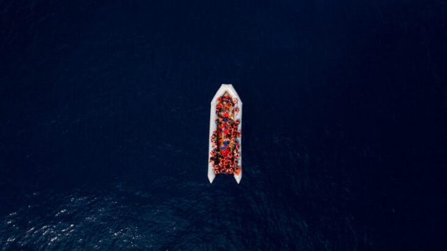 Akdeniz&#039;de onlarca göçmen kurtarıldı