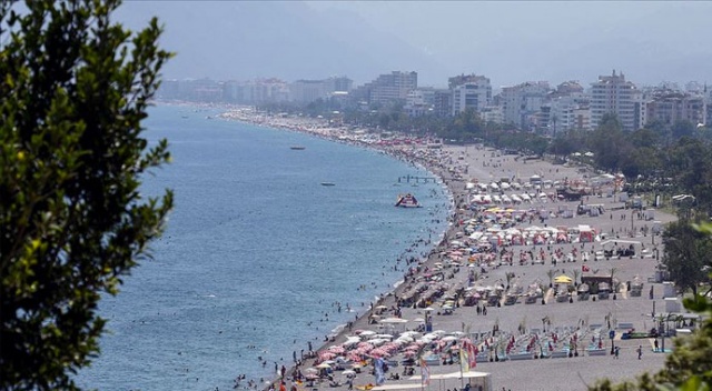 Antalya 6 ayda 5 milyon 591 bin 996 turist ağırladı Antalya 6 ayda 5 milyon 591 bin 996 turist ağırladı