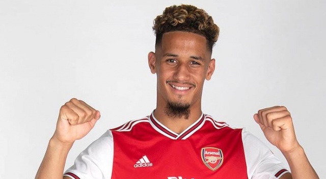 Arsenal'e 18 yaşında savunma oyuncusu Arsenal'e 18 yaşında savunma oyuncusu