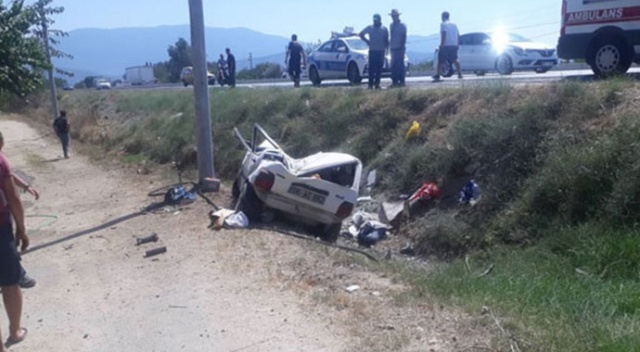 Aydın&#039;da otomobil şarampole devrildi: 3 yaralı