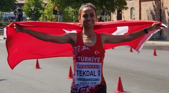 Ayşe Tekdal 20 km yürüyüşte altın madalya kazandı