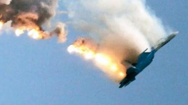 Azerbaycan’da eğitim uçuşu yapan savaş uçağı düştü