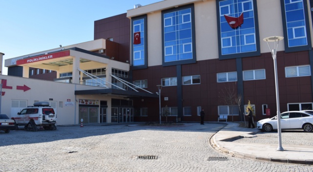 Babasının silahı ile oynarken kendini vuran kız çocuğu kurtarılamadı Babasının silahı ile oynarken kendini vuran kız çocuğu kurtarılamadı