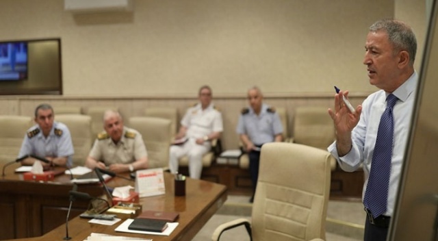 Bakan Akar, TSK Komuta kademesi ile bir araya geldi Bakan Akar, TSK Komuta kademesi ile bir araya geldi