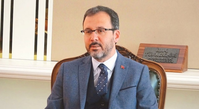 Bakan Kasapoğlu&#039;ndan milli güreşçilere tebrik
