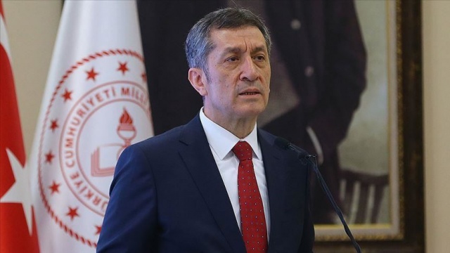 Bakan Selçuk, fidan dikme hedefini ikiye katladı Bakan Selçuk, fidan dikme hedefini ikiye katladı