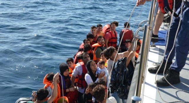 Balıkesir'de 45 düzensiz göçmen yakalandı Balıkesir'de 45 düzensiz göçmen yakalandı