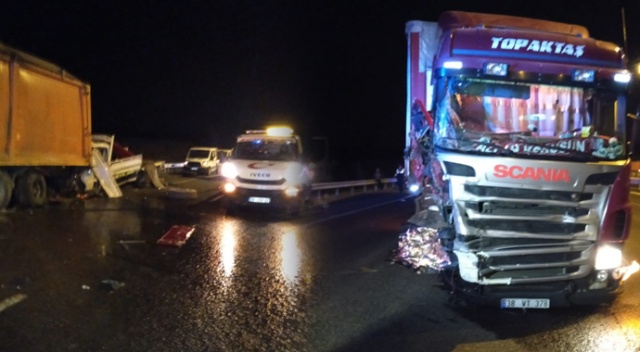 Başkent’te TIR, yolda lastik değiştirenleri biçti: 2 ölü 1 ağır yaralı