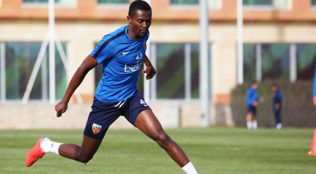 Bernard Mensah sezonu açtı Bernard Mensah sezonu açtı