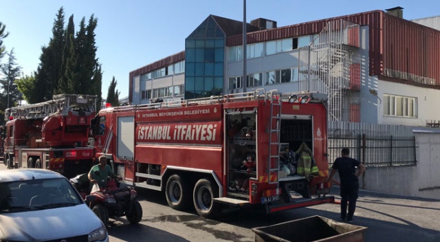 Beylikdüzü'nde fabrika yangını: Çok sayıda işçi dumandan etkilendi Beylikdüzü'nde fabrika yangını: Çok sayıda işçi dumandan etkilendi