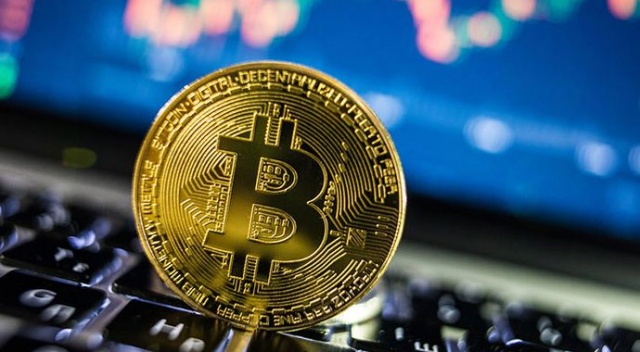 Bitcoin 10 bin doların altına geriledi