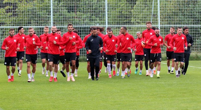 Çaykur Rizespor 'sıfırdan' inşa ediliyor Çaykur Rizespor 'sıfırdan' inşa ediliyor