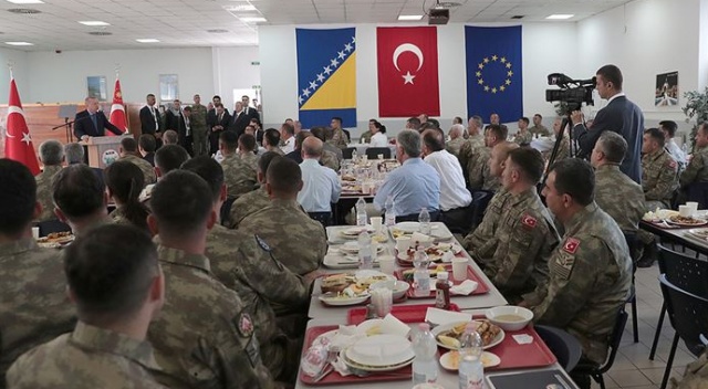 Cumhurbaşkanı Erdoğan Butmir&#039;deki Türk askerlerini ziyaret etti