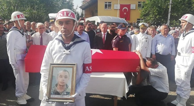 Denizde boğularak ölen asker son yolculuğuna uğurlandı