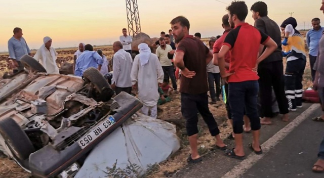 Devrilen otomobildeki 7 kişi yaralandı Devrilen otomobildeki 7 kişi yaralandı