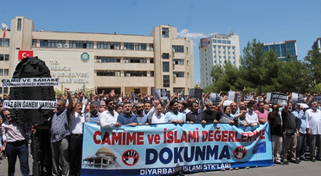 Diyarbakır’da cami yıkımı ve sahabe İyaz bin Ganem Caddesi isminin değiştirilme girişimine tepki Diyarbakır’da cami yıkımı ve sahabe İyaz bin Ganem Caddesi isminin değiştirilme girişimine tepki