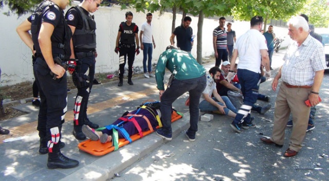 Diyarbakır'da feci kaza: 1'i bebek 15 yaralı! Diyarbakır'da feci kaza: 1'i bebek 15 yaralı!