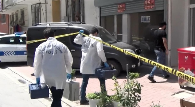 Esenyurt’ta silahlı saldırı: Kız arkadaşını ve annesini vurarak kaçtı Esenyurt’ta silahlı saldırı: Kız arkadaşını ve annesini vurarak kaçtı