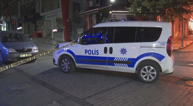 Fatih&#039;te bıçaklı kavga: Cezayir uyruklu kişi öldü