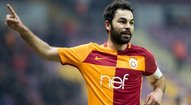 Galatasaray, Selçuk İnan'la 1 yıllık sözleşme imzaladı Galatasaray, Selçuk İnan'la 1 yıllık sözleşme imzaladı