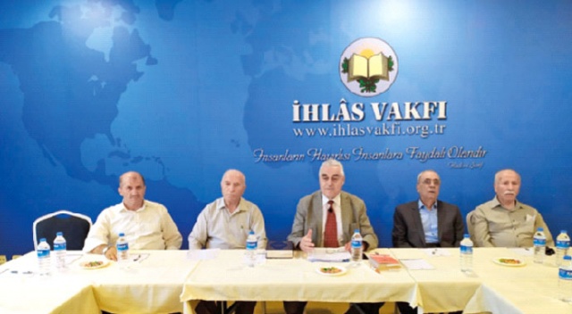 İhlas Vakfı 1. ilahiyatçılar buluşması başladı İhlas Vakfı 1. ilahiyatçılar buluşması başladı