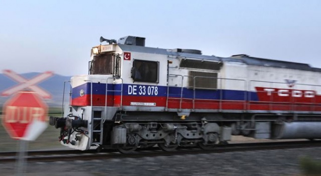 İlk ihracat treni Gürcistan’a doğru yola çıkıyor İlk ihracat treni Gürcistan’a doğru yola çıkıyor