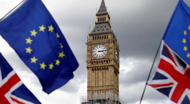 Juncker’den Johson’a “Brexit anlaşması değiştirilemez” uyarısı Juncker’den Johson’a “Brexit anlaşması değiştirilemez” uyarısı